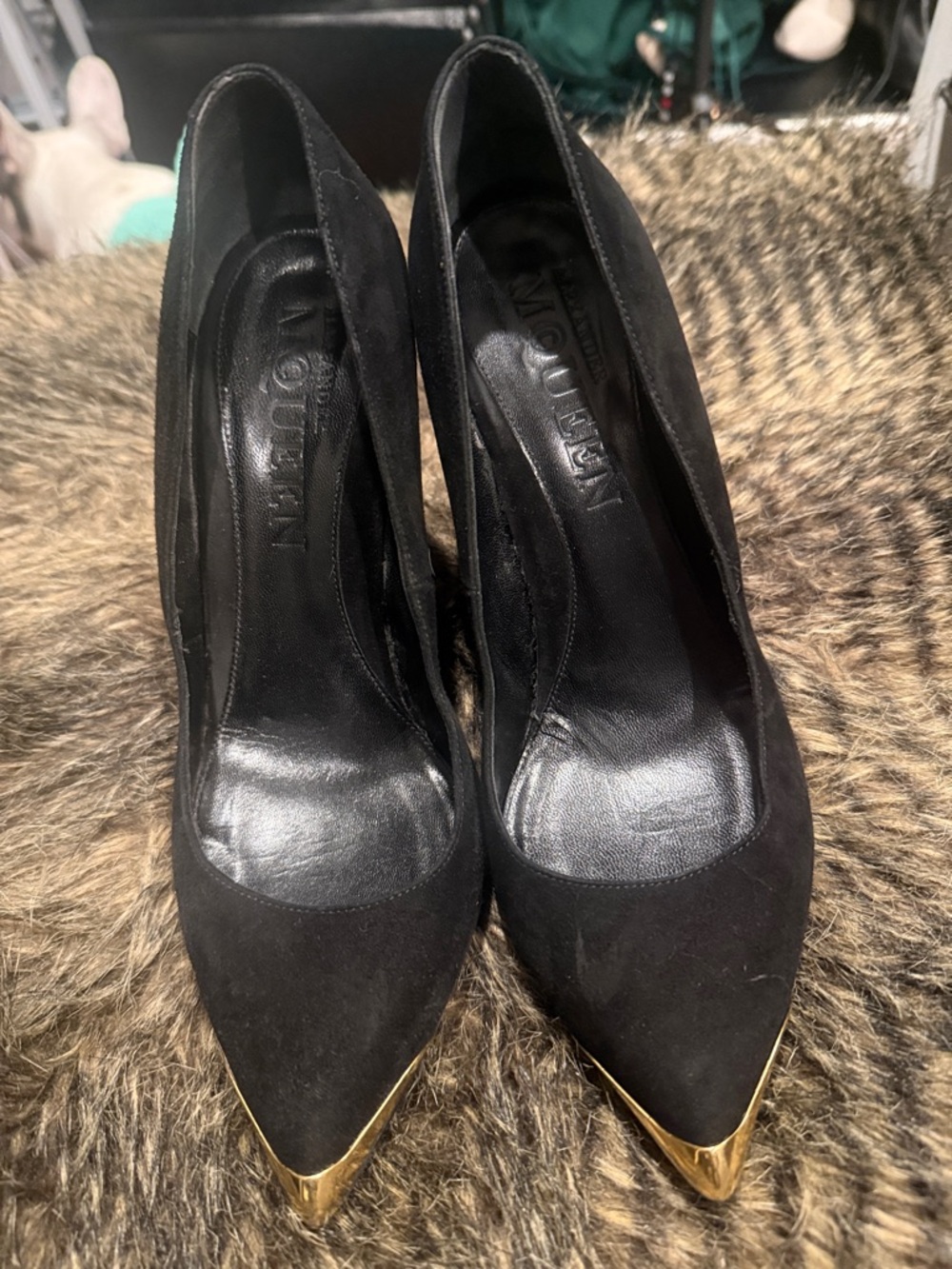 ALEXANDER MCQUEEN Black Pointed Toe Pumps with Gold Cap - Women 38.5 - Picture 2 of 5